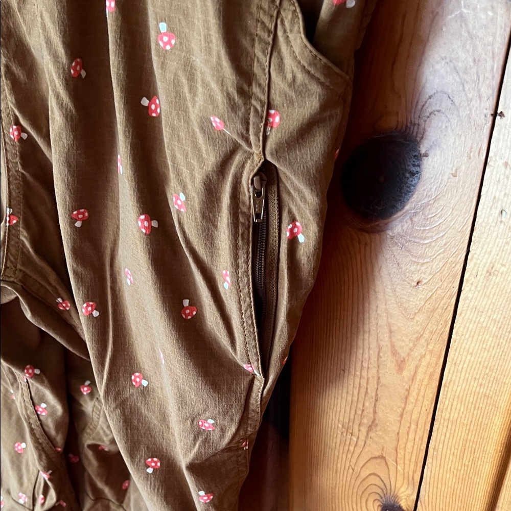Duluth Brown Overalls with Mushroom Print.3X X 31 women’s - Picture 6 of 10